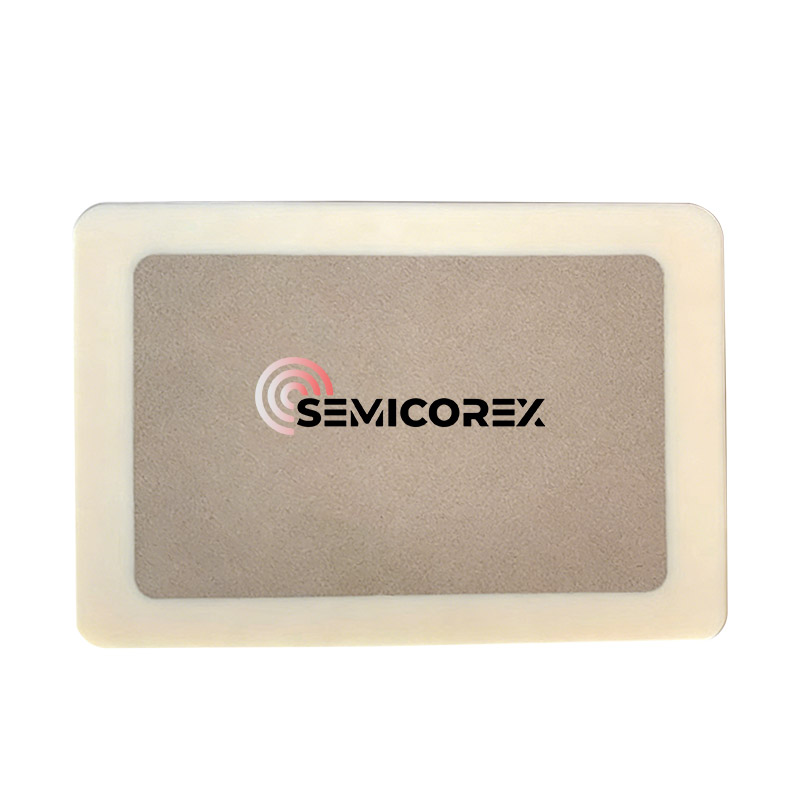 Huokoinen alumiinioksidityhjiöistukka